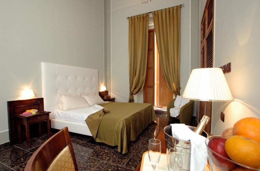 Le Stanze Del Vicere Boutique Hotel Neapol Pokoj fotografie